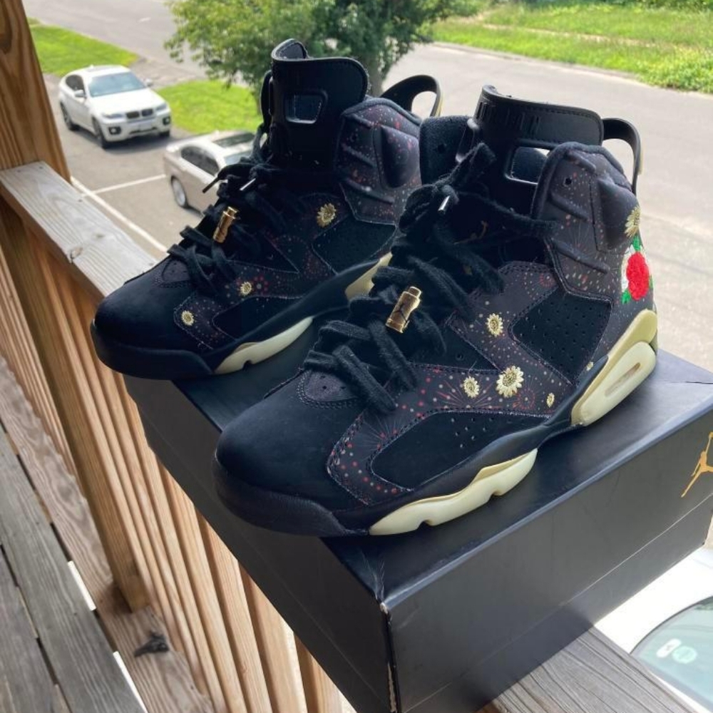 Jordan 6 Chinese new year size 9.5 men's